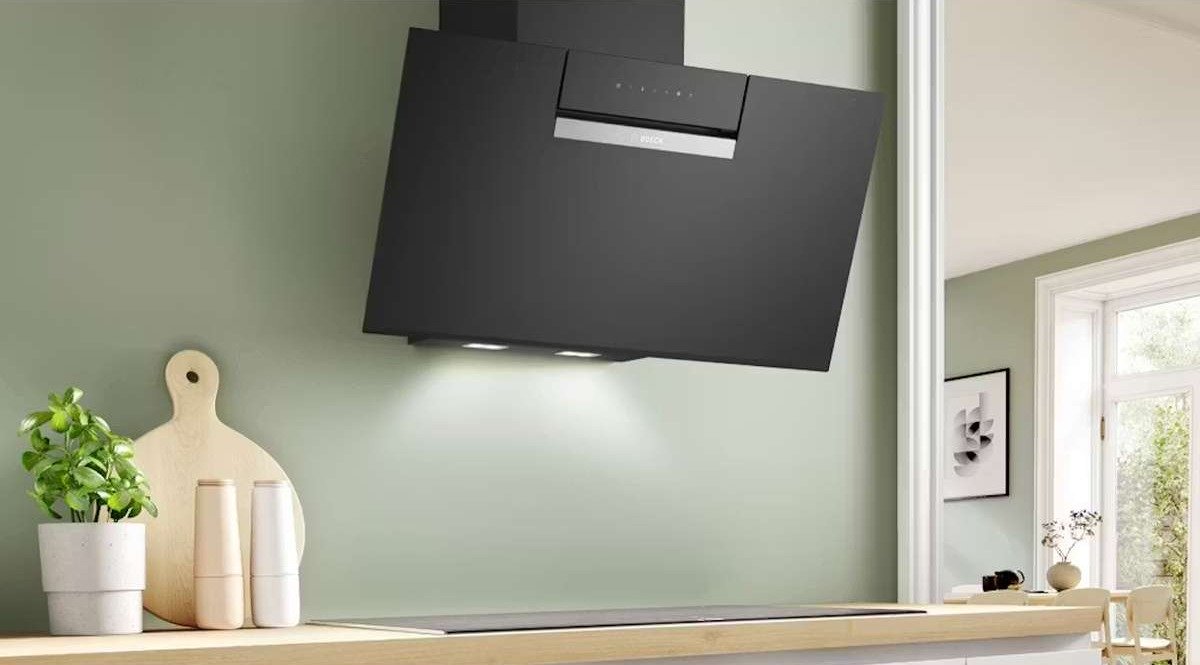 Tyst köksfläkt - Köksfläkt Bosch DWK87FN60 Vägghängd Svart med WiFi och EcoSilence Drive