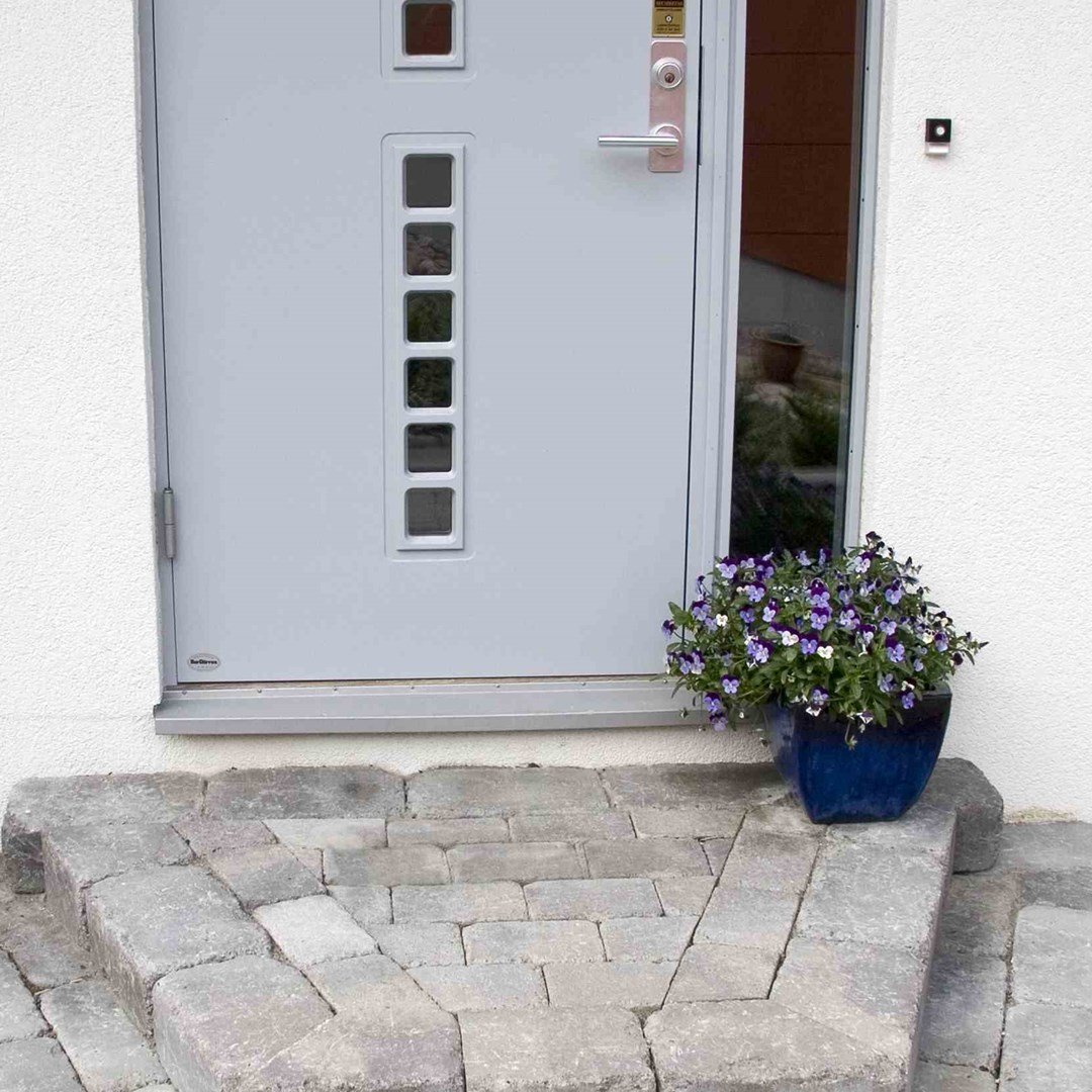 Entre trappa i marksten Entre trappa i marksten