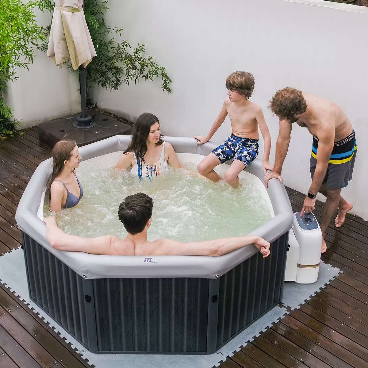 Liten pool på altan - spa-mspa-tuscany-f-tu062w-frame-for-6-personer